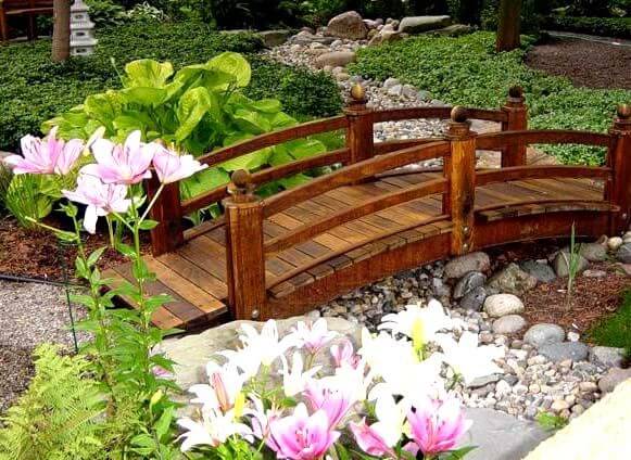 Why you Have Chose Large or Small Garden Bridge Styles
